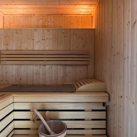 Reetdorf Geltinger Birk Kuenstlerkate Nehrung Holiday home *